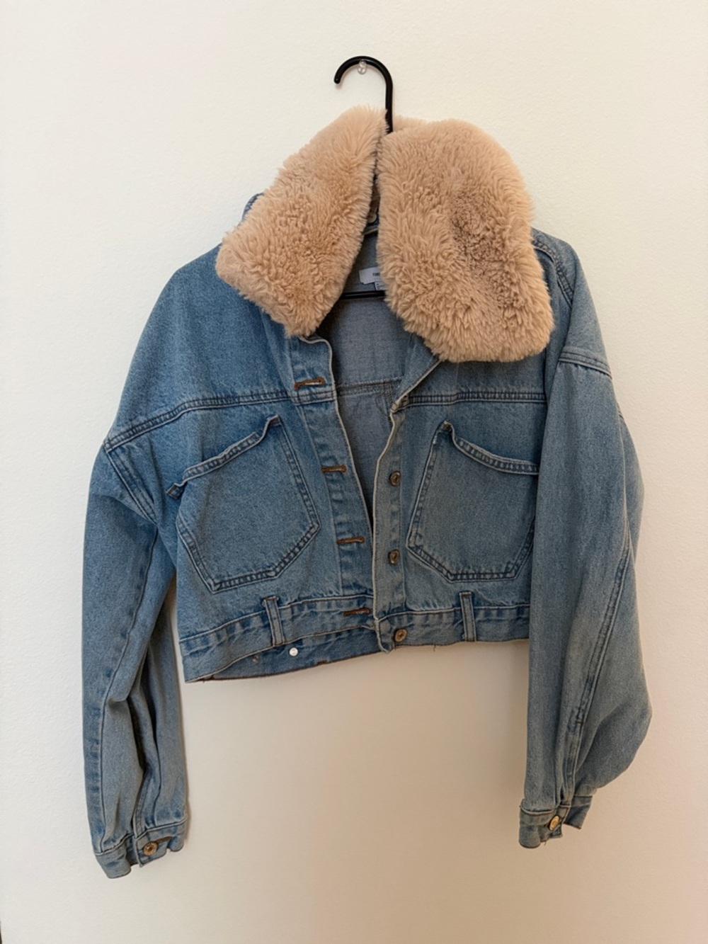 Forever 21 Light Blue Denim Cropped Jacket with Beige Faux Shearling Collar